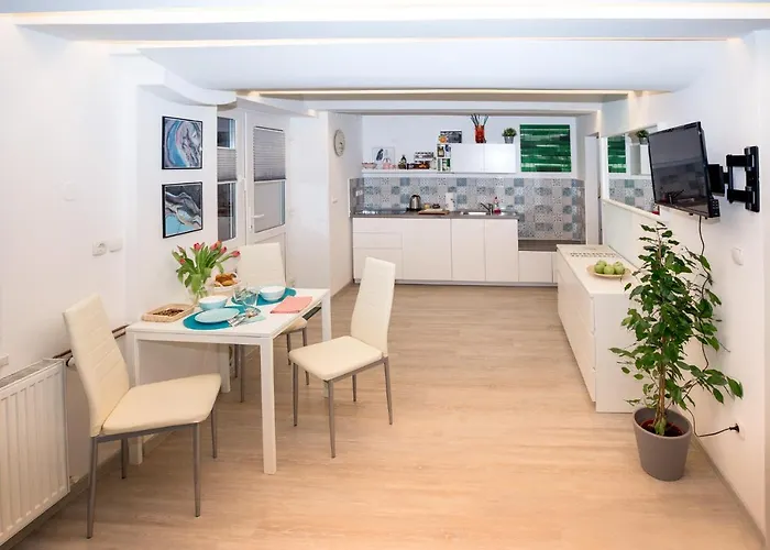 Big Yard アパート *